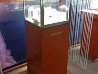 深圳密度板貼飾面烤漆亮光收藏博物館展柜制作工廠 專業(yè)設(shè)計(jì)與上門安裝服務(wù)